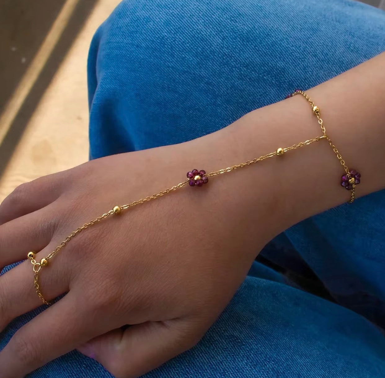 More Flowers - Hand Chain Bracelet / chaîne de main en acier inoxydable