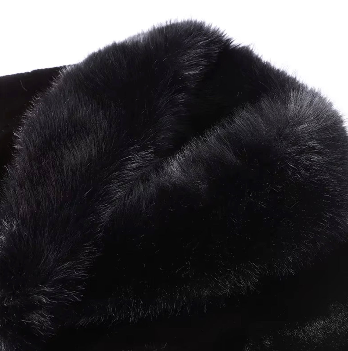 Yes, I Am - Coats / manteau en fausse fourrure