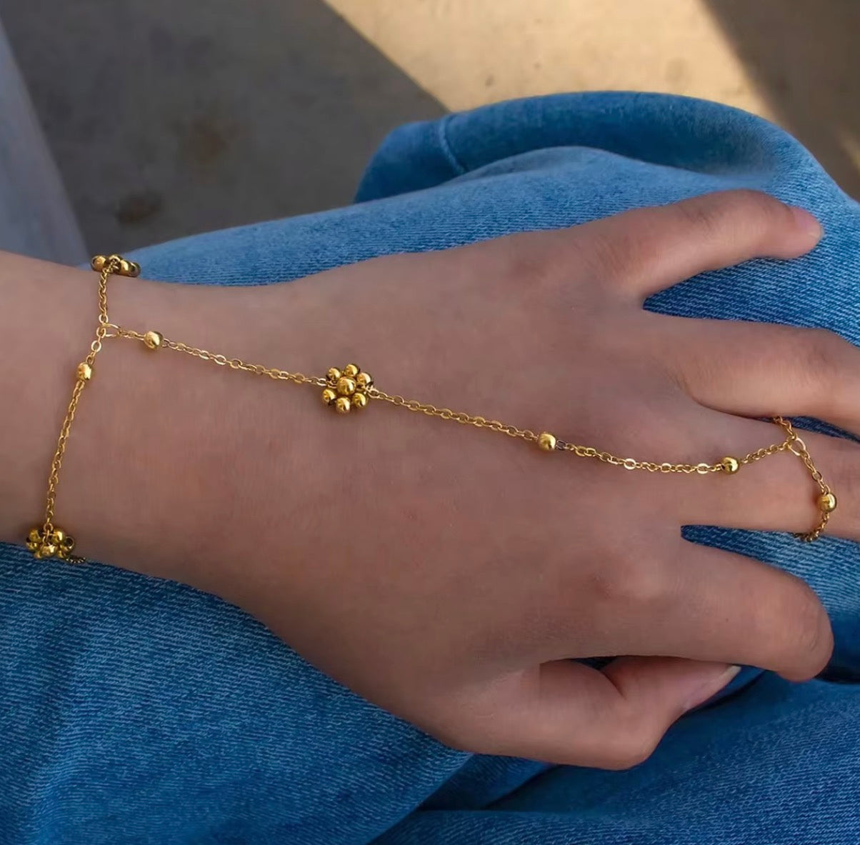 More Flowers - Hand Chain Bracelet / chaîne de main en acier inoxydable