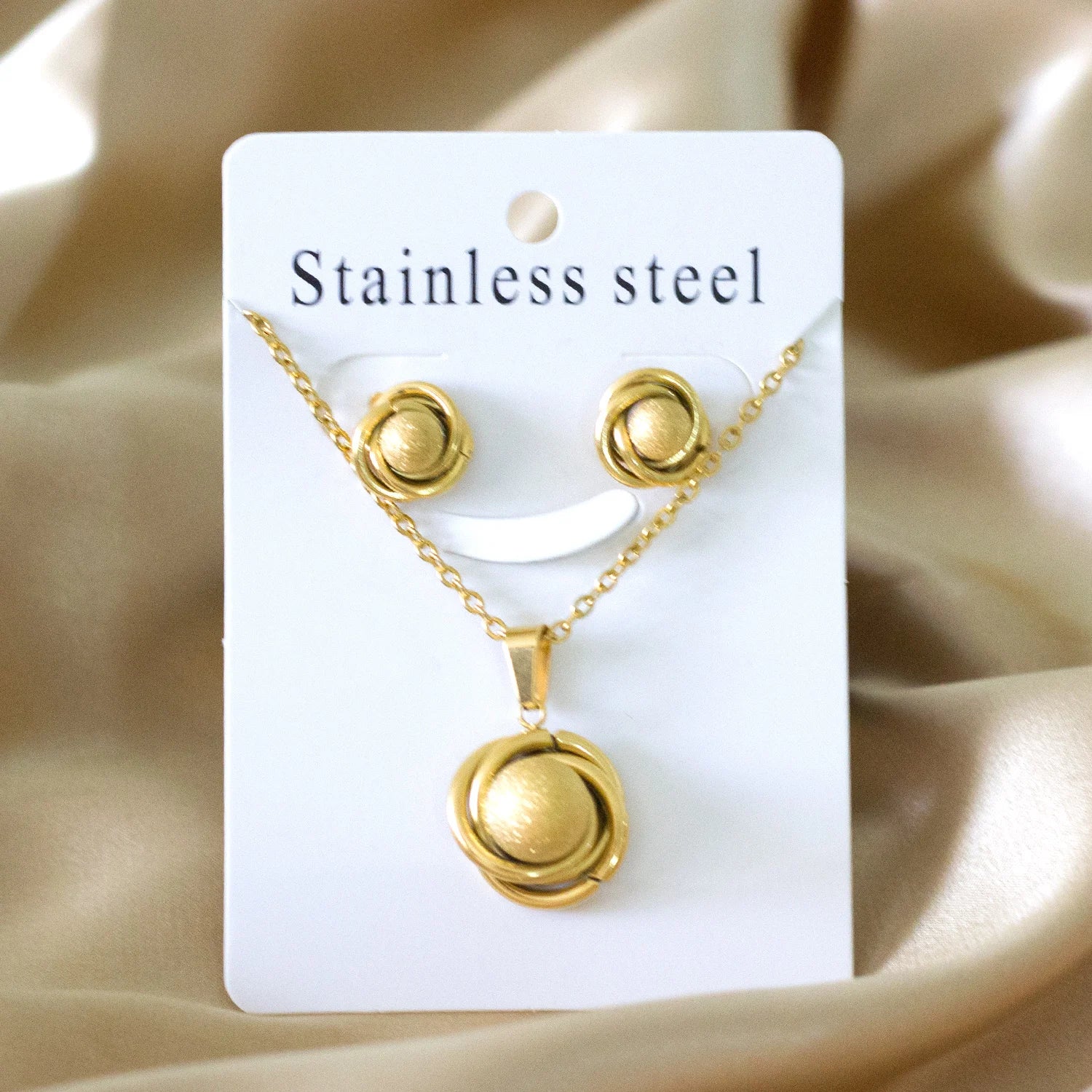 Classy Stainless Steel - ensemble collier et boucles d'oreilles en acier inoxydable