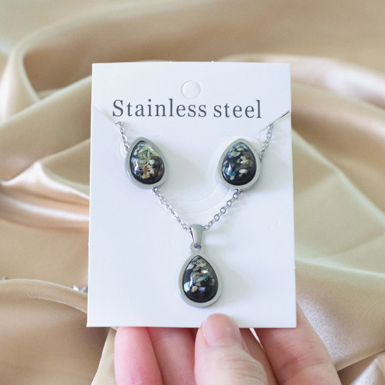 Classy Stainless Steel - ensemble collier et boucles d'oreilles en acier inoxydable
